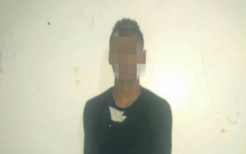 الحزام الأمني يلقي القبض على شخص قام برمي قنبلة يدوية بمنطقة الممدارة في عدن