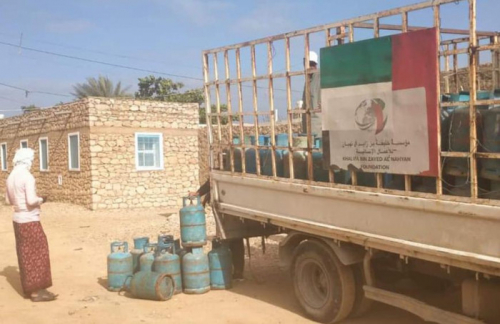 أسطوانات الغاز الإماراتية.. مساعدات تتلف مؤامرة الإخوان في سقطرى