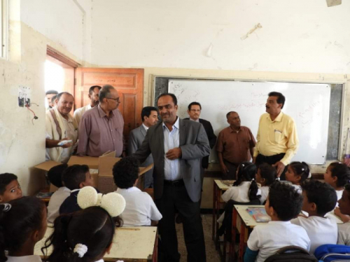 الإمارات تدشن التغذية المدرسية لـ 10 آلاف طالب بعدن