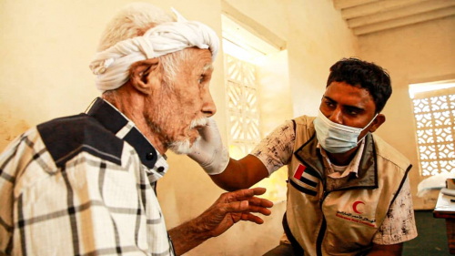 عيادات متنقلة بدعم إماراتي لتقديم الرعاية الطبية لسكان المناطق النائية في حضرموت