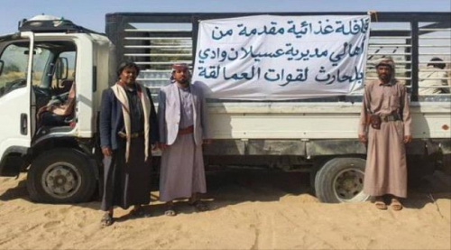 قبيلة بلحارث تسير قافلة غذائية دعما لقوات العمالقة في عسيلان