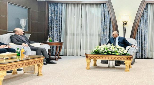 الرئيس الزُبيدي للسفير الفرنسي يطالب بموقف دولي وإقليمي موحّد يُنهي صلف الحوثي