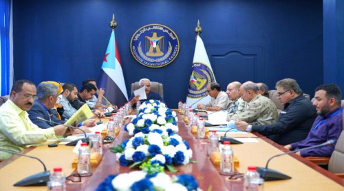 الانتقالي يرفض قرار حكومي مدمر ويؤكد وقوفه بصف الشعب
