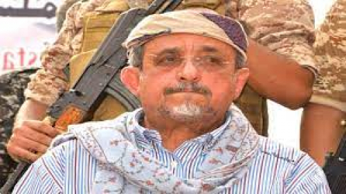 الأكاديمي باسرده يعزي الشيخ صالح فريد العولقي بوفاة المولود الجديد