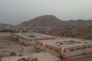 عاجل: اندلاع اشتباكات عنيفة في سجن المكلا أثناء محاولة تهريب سجناء خطرين واستنفار أمني غير مسبوق