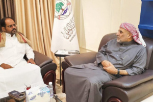 عاجل: لقاء رسمي بين قيادي حضرمي موالٍ للغزو اليمني وزعيم إرهابي يثير الذعر في حضرموت