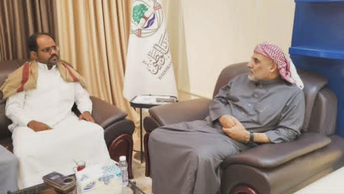 مسؤول حضرمي يطبع ويعلن العلاقة رسميا مع تنظيم القاعدة