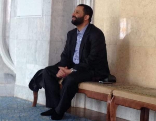 في الوقت الذي تمنع فيه أمريكا دخوله أراضيها .. "حميد الأحمر" يتنقل في دول خليجية 