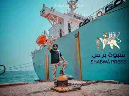 المقاومة الجنوبية توقف ضخ النفط من سفينة تابعة للعيسي وتطالب بكسر الاحتكار 