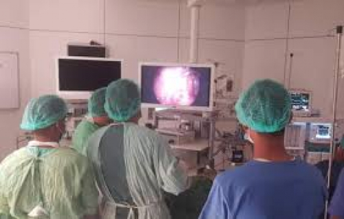 بمنظار جراحي حديث.. تطوير إمكانات مستشفى خليفة بسقطرى