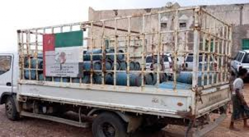 مؤسسة خليفة تواصل توفير الغاز المنزلي لأحياء العاصمة حديبو ومناطق الساحل الغربي