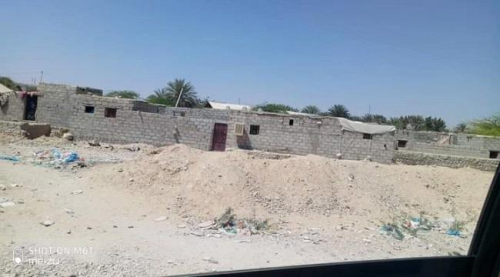 قوات الأحمر تصادر اراضي المواطنين بوادي حضرموت وتحولها الى مستوطنات للنازحين اليمنيين