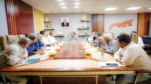 مباحثات لإنشاء محطات تحلية المياه في عدن بدعم دولي