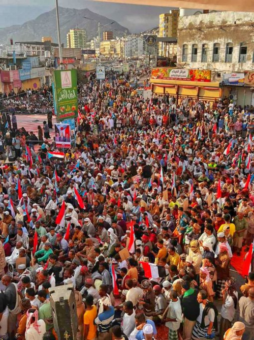 استفتت حضرموت فقالت حشودها.. ان حضرموت ليست للمساومة 