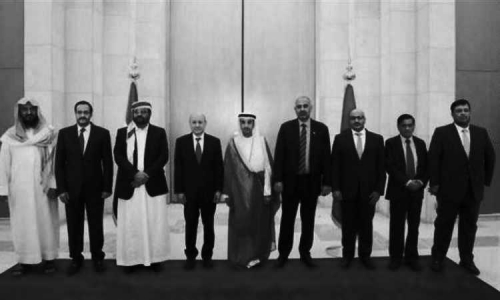 محلل سياسي: هل يسقط مجلس القيادة الرئاسي، ام يتم إسقاطه؟