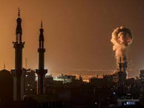 جريمة إسرائيلية.. ارتفاع ضحايا القصف على رفح الفلسطينية إلى 100 شهيد