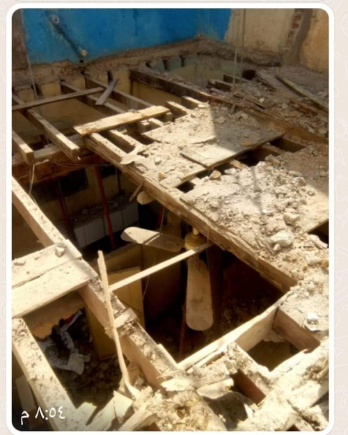 عقيد مهندس طيران انهار سقف منزله ولا يستطيع ترميمه