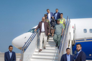 الرئيس الزُبيدي يعود إلى العاصمة عدن بعد جولة خارجية مُكللة بالنجاحات
