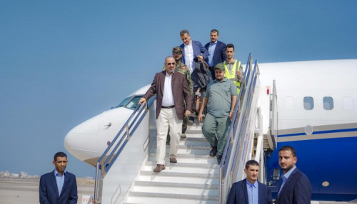 الرئيس الزُبيدي يعود إلى العاصمة عدن بعد جولة خارجية مُكللة بالنجاحات