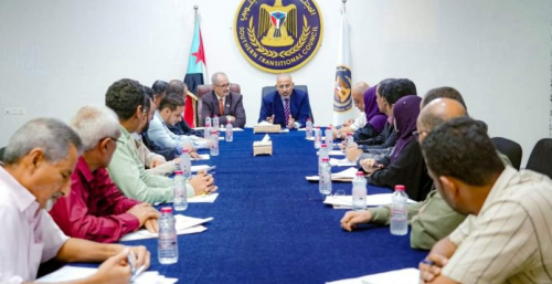 الرئيس الزُبيدي يترأس اجتماعا للأمانة العامة لهيئة الرئاسة ويشدد على أهمية الارتقاء بعملها