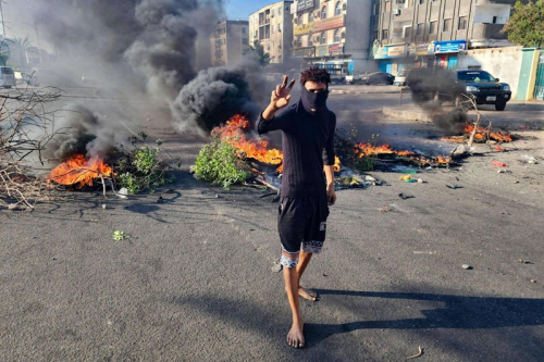 شبح الانتفاضة يقترب.. الجوع والفقر يحركان الشارع في الجنوب