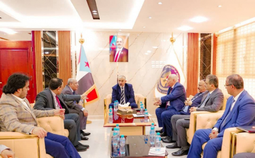 الرئيس الزُبيدي يرأس اجتماعا هاما لمناقشة أوضاع الكهرباء في عدن