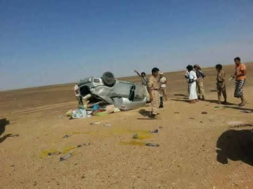 عاجل: عصابة بزي عسكري تطلق النار على سيارة مسافرين وتنهب محتوياتها في طريق الوديعة بحضرموت (صور)