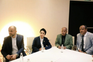 حضارم صنعموت العنصريين يرفضون حضرمية عدنان الكاف ويمنحون "يمنية" من إب جنسية حضرموت (وثيقة)