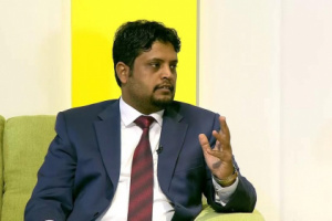 سياسي مهري يحذر: لا تجبروا أبناء المهرة على حمل السلاح لانتزاع حقوقهم