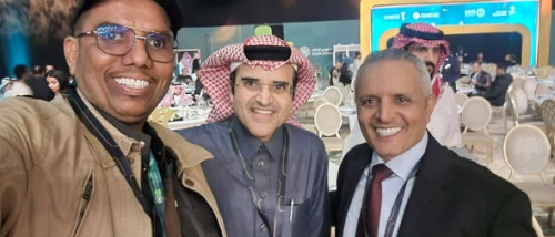 من يزعم "مليونيات الذكاء الاصطناعي" يكشف سقوطه الأخلاقي قبل الإعلامي.. كـ "تفسير الشمس ضوءا صناعيا"