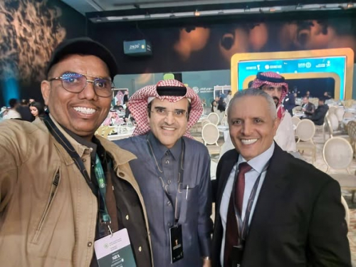 من يزعم "مليونيات الذكاء الاصطناعي" يكشف سقوطه الأخلاقي قبل الإعلامي.. كـ "تفسير الشمس ضوءا صناعيا"