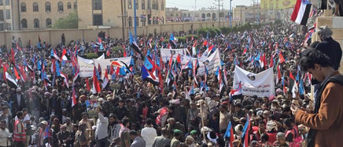 فعالية شبوة قائمة يوم غداً رغم التهديد الأمني&hellip; فضيحة عجر الأمن عن حماية سيارة مدرس أبنائهم 