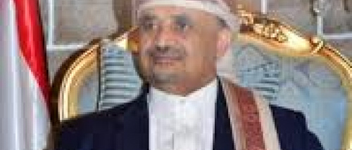 الحوثيون يحاصرون منزل حمير الأحمر في صنعاء.. وإخوته حميد وهاشم يحاربون الجنوب سياسيا وعسكريا