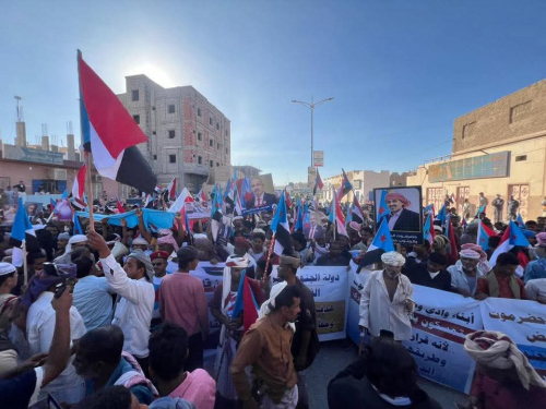  عدن تشتعل سياسيًا: الجنوب يرفض الإقصاء ويضع سلطة رشاد العليمي أمام اختبار الإرادة