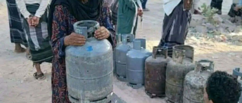 إلى أين يفرّون.. العليمي والمحرمي والصبيحي من دعوة عجوز في طابور الغاز ومن لعناتها..؟