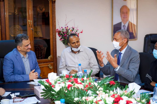 لملس يبحث مع المدير القطري لـ&laquo;برنامج الأغذية العالمي&raquo; القضايا المتعلقة بتدخلات البرنامج بالعاصمة عدن