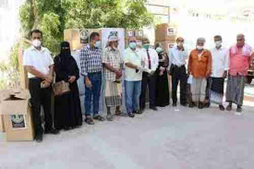 انتقالي حضرموت يدشن توزيع منحة الرئيس الزبيدي على مراكز العزل الصحية بالمحافظة