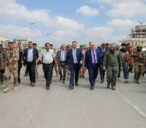 مرافقة قيادات انتقالية لمعين في زيارته لأبين خطأ فادح