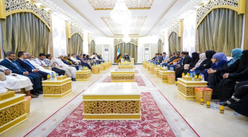 الرئيس الزُبيدي يلتقي بالهيئة الإدارية للجمعية الوطنية