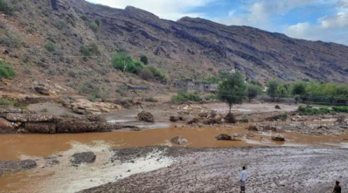 وفاة شخصين ونجاة ثالث جرفتهم السيول بردفان
