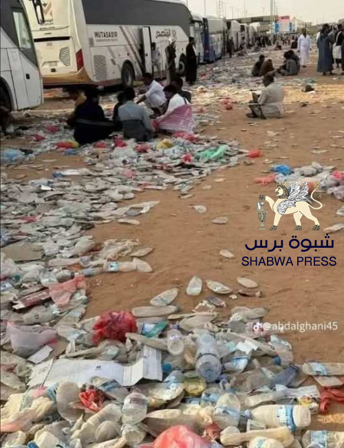 ازدحام شديد ونقص في الخدمات.. معاناة المسافرين في منفذ الوديعة