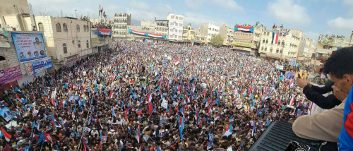 الإعلامي الخونجي الشلفي.. يحرّف أخبار المظاهرات الجنوبية ويسئ لها