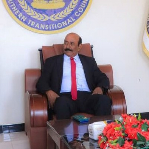 استهداف قيادات الجنوب يتواصل.. وزير حزب الاخوان يلاحق رئيس انتقالي شبوة الشيخ لحمر لسود (وثائق)