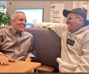 من مزاد الشعارات إلى سوق المواقف.. حين تتحول السياسة إلى نخاسة