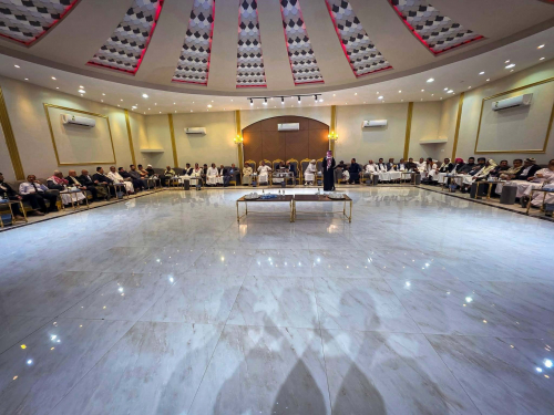 المحافظ شيخ يقيم مأدبة عشاء كبرى في الرياض.. من ماله الخاص أم من أموال أبناء عدن الجياع (صور)