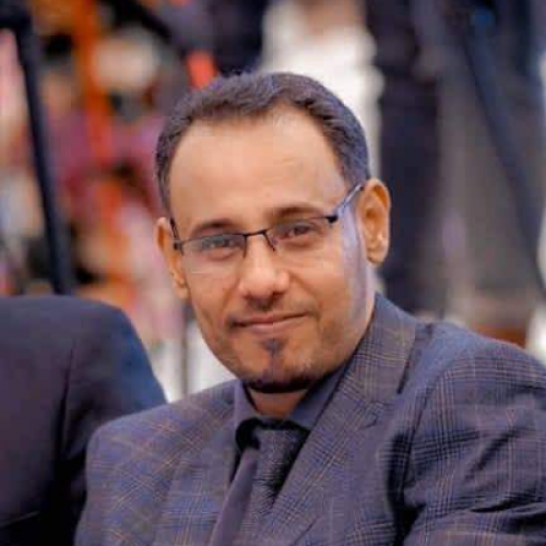 محافظ عدن يهدد إعلامي بالحبس.. سقوط أخلاقي وسياسي يكشف عقلية البلطجة وقمع الكلمة