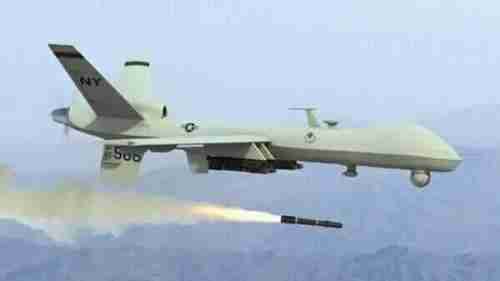 طائرات بدون طيار تستهدف سيارة هايلكس قرب معسكر مرة غرب عاصمة شبوة 