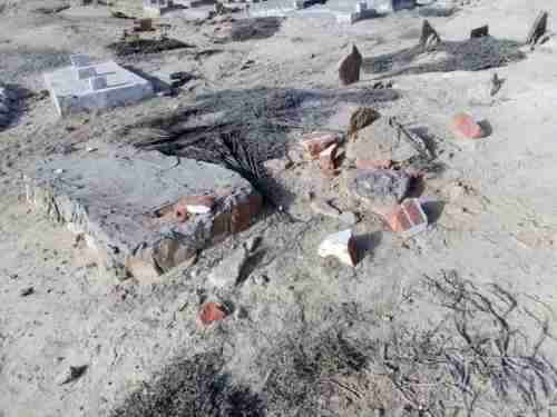 وسط غياب السلطة: عناصر الفكر السلفي الوهابي يعبثون بقبور المسلمين في حضرموت 