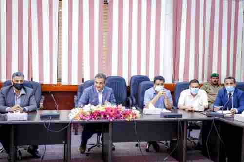 برئاسة لملس.. تنفيذي عدن يقرر تشكيل مجلس اقتصادي ويطالب بإعادة فتح فرع البنك المركزي 