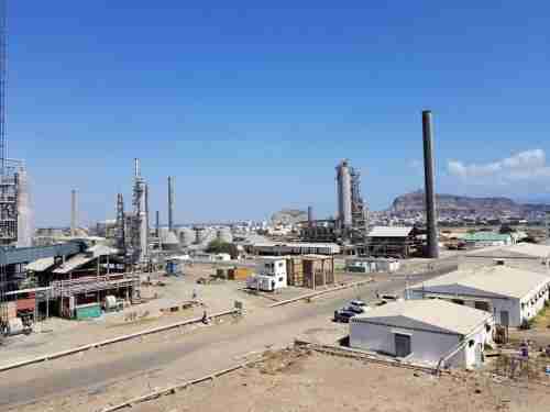 وزير الخدمة المدنية: 59 مليون دولار شهرياً أرباح مصافي عدن تذهب لنافذين